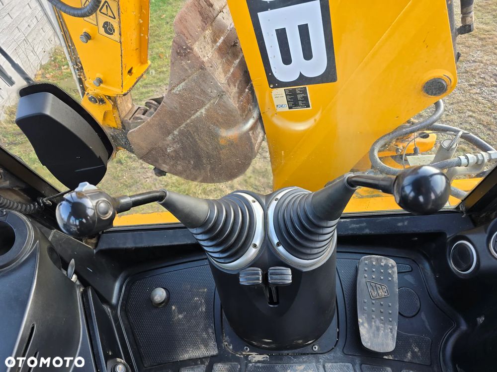 JCB - 6