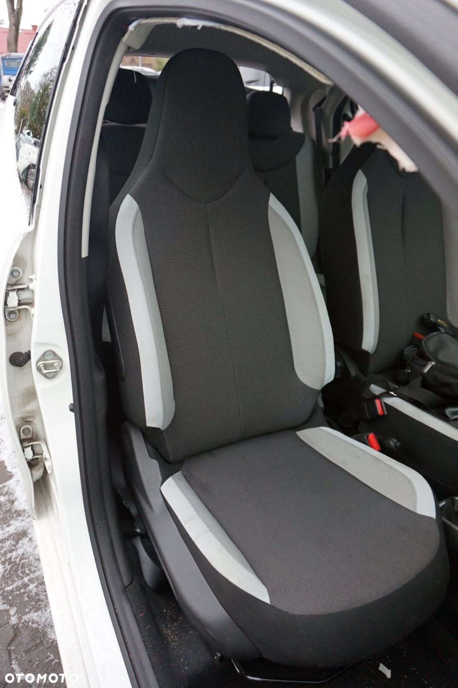 TOYOTA AYGO II 5D HB 2017 068 1.0 12V 1KR-FE 69KM C551 BIAŁY na części - 16