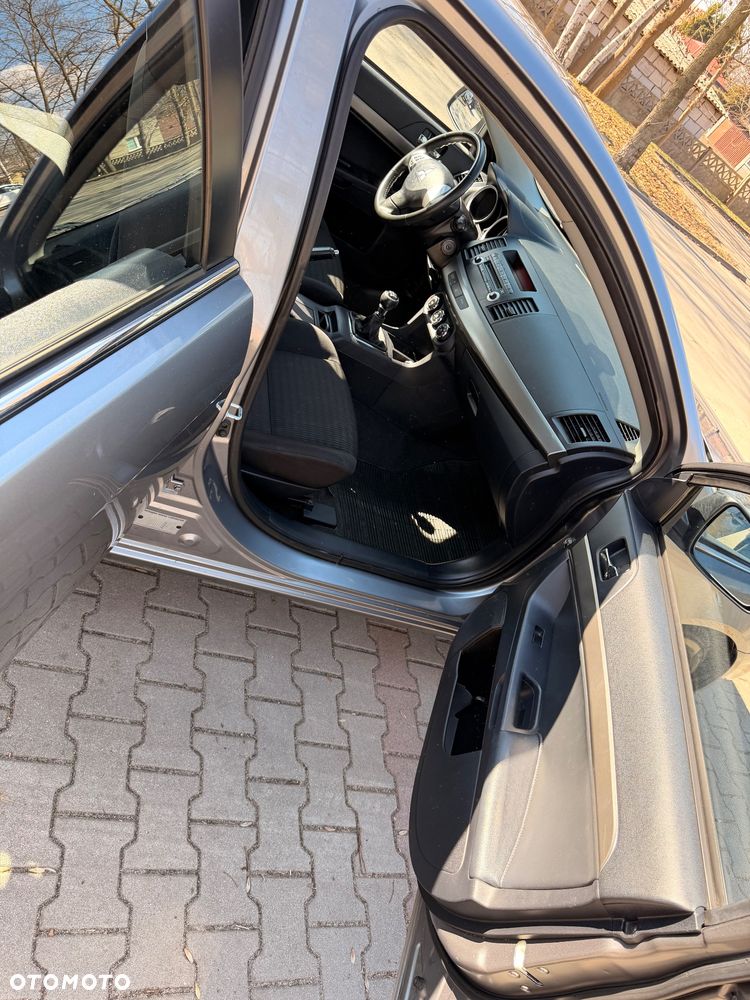 Mitsubishi Lancer 1.6 Inform - 11