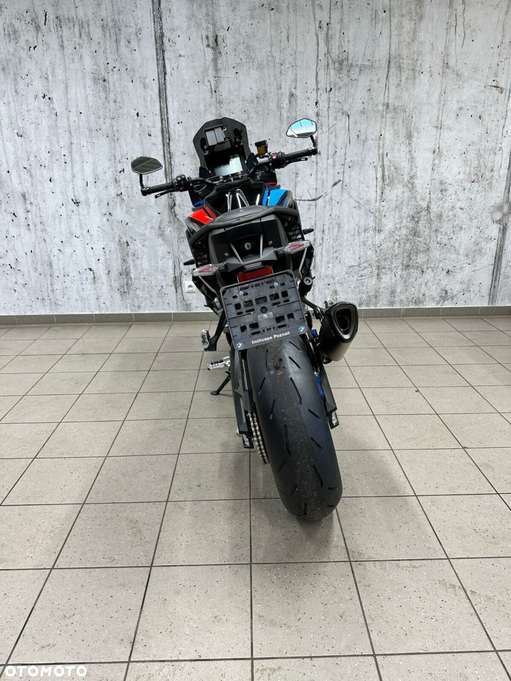 BMW S - 4