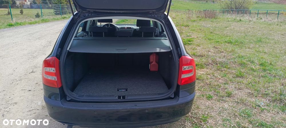 Skoda Octavia 1.6 FSI Ambiente - 7
