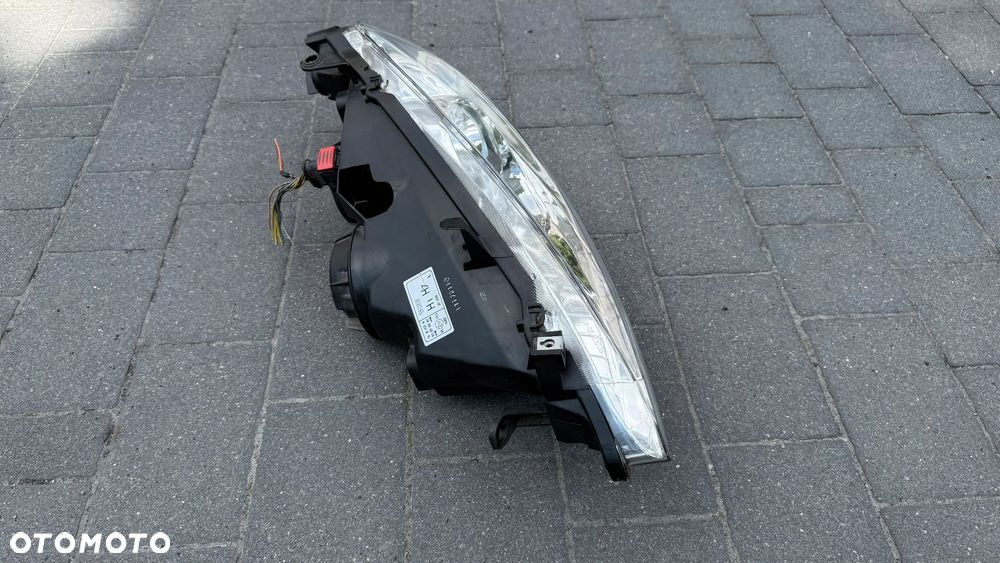 Lampa przednia lewa Peugeot 307 EU Europa lewy przód TYC A166 Reflektor 3A/C, SW 3H, CC 3B, 3E - 5