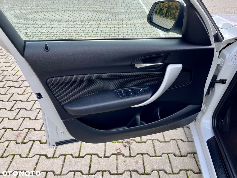 BMW Seria 1 118i Advantage - 19