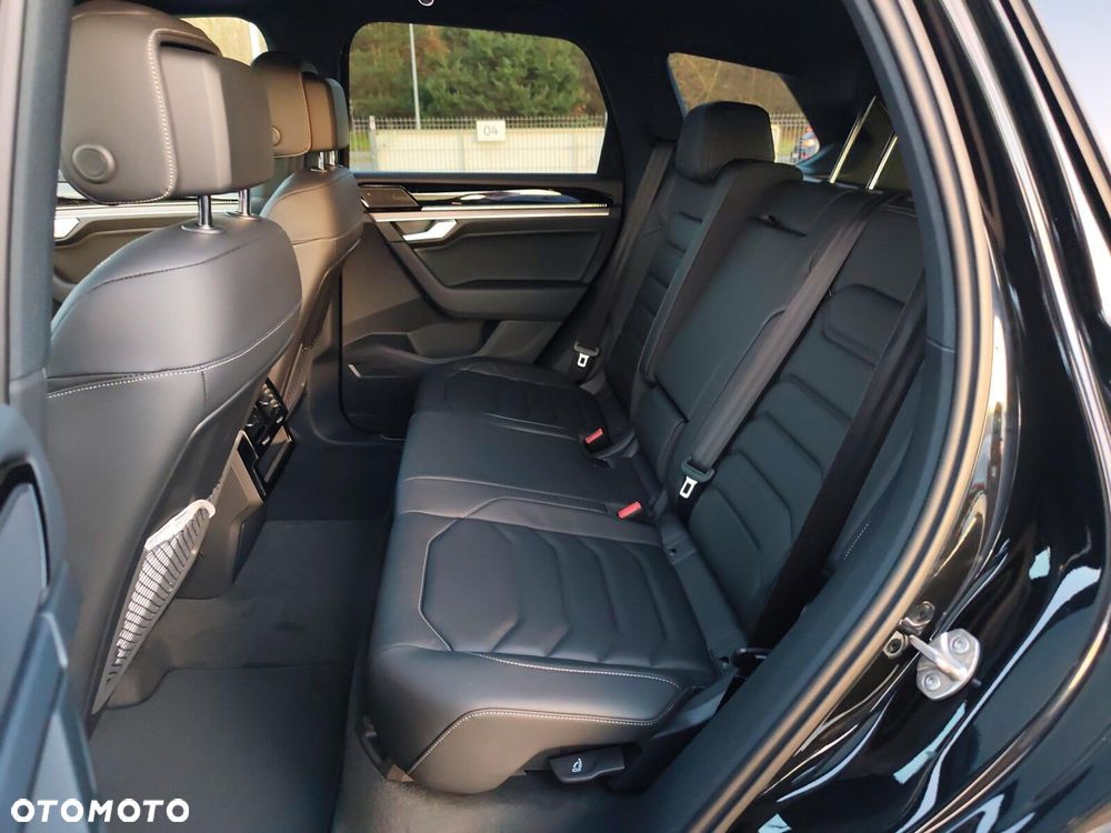 Volkswagen Touareg 3.0 V6 TDI SCR 4Mot R-Line - 29