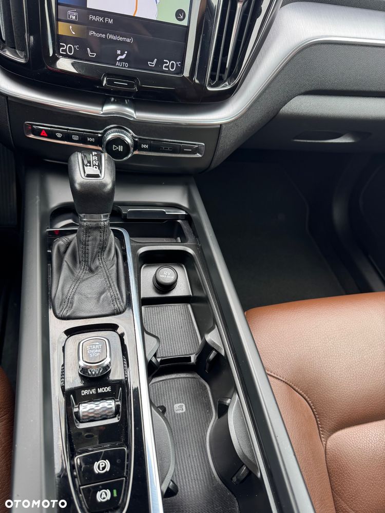 Volvo XC 60 B4 D Geartronic Momentum Pro - 25