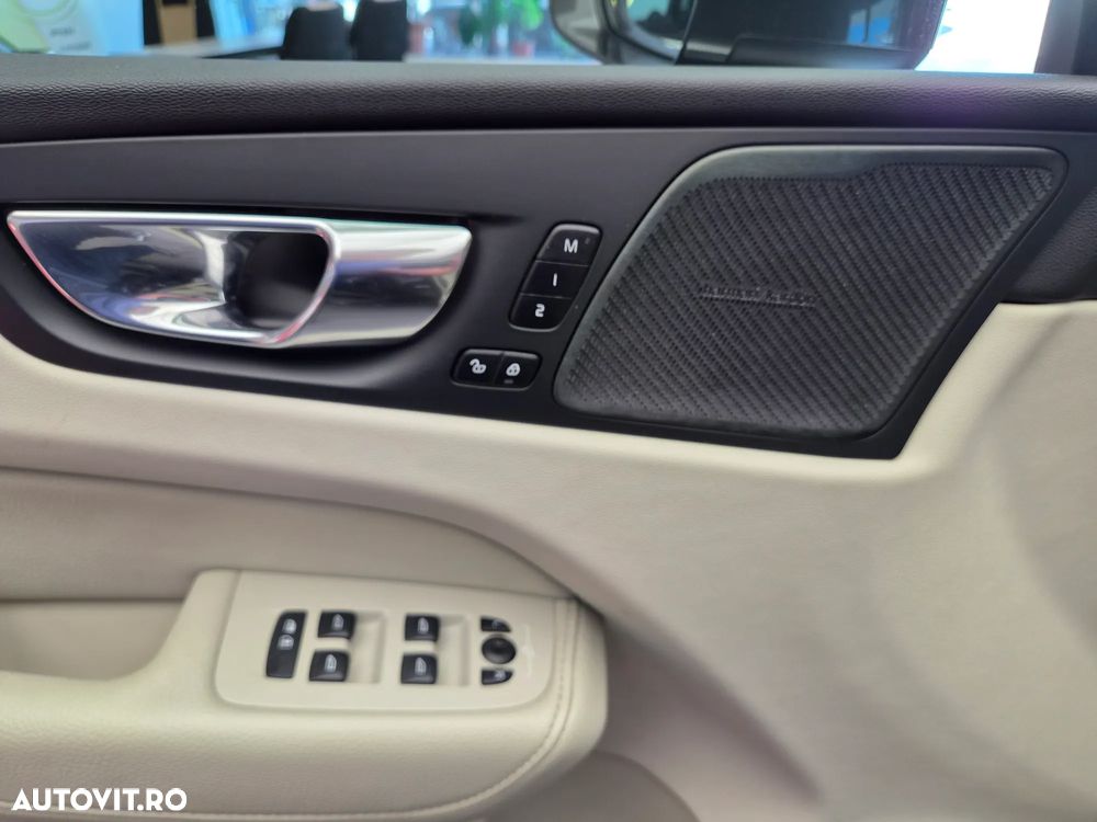 Volvo XC 60 B4 MHEV AT8 AWD Inscription - 16