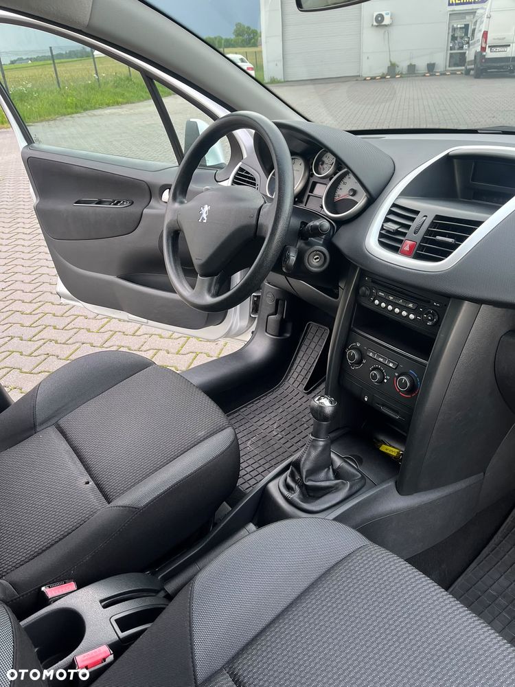 Peugeot 207 - 14