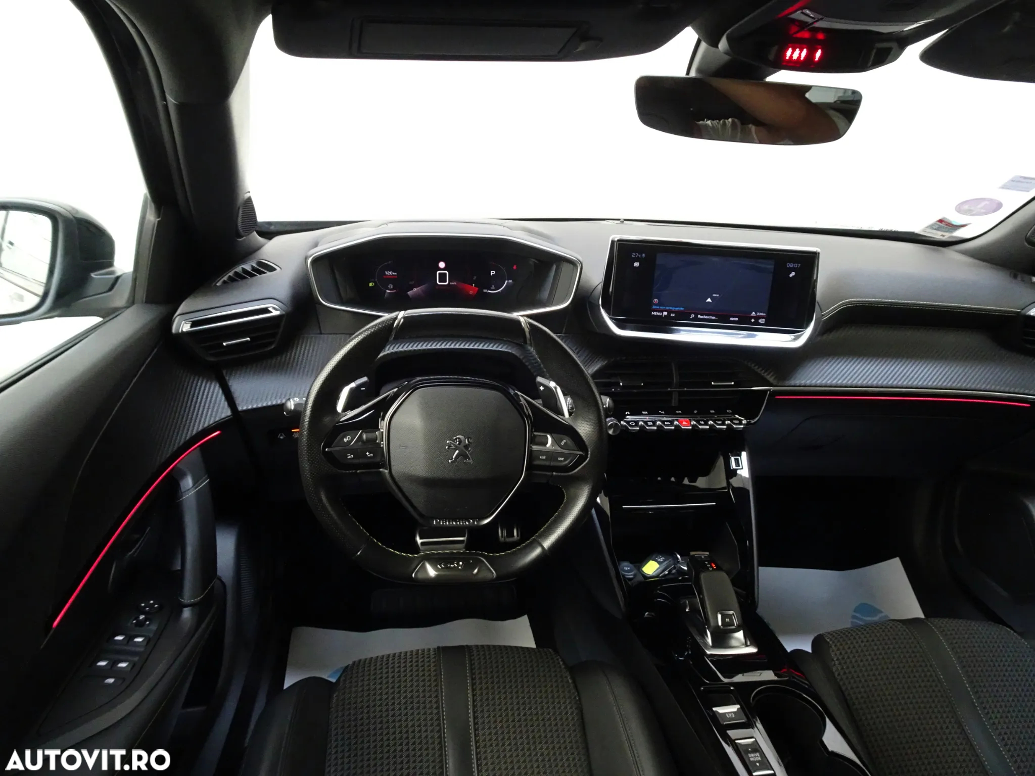 Peugeot 2008 PureTech 130 EAT8 GT - 17