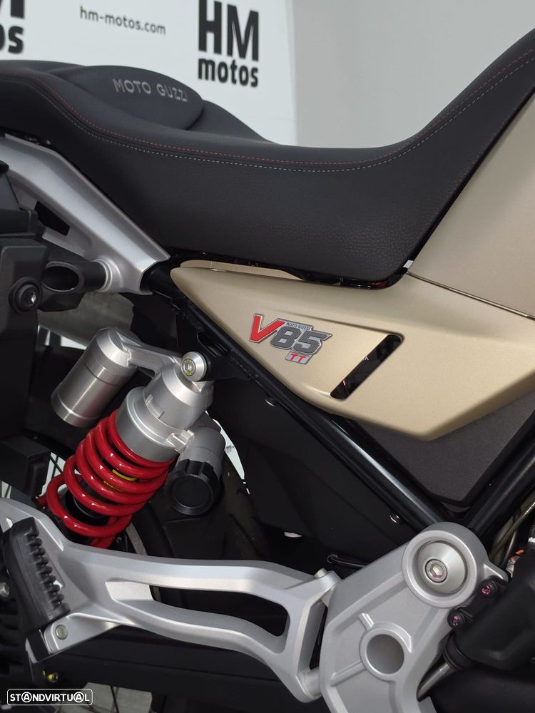 Moto Guzzi V85 TT TRAVEL E5+ - 5