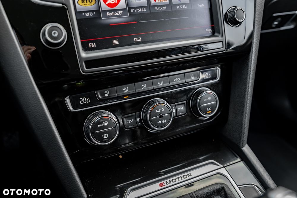 Volkswagen Passat 2.0 TDI SCR 4Motion DDG Highline - 30