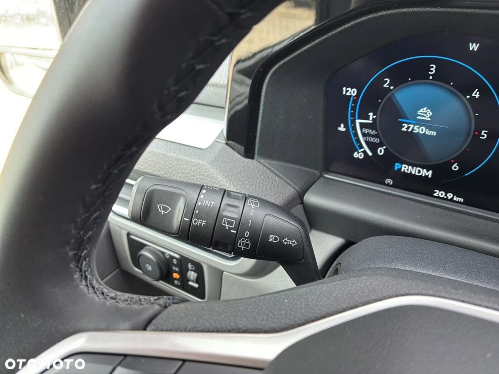 Volkswagen Caravelle - 23