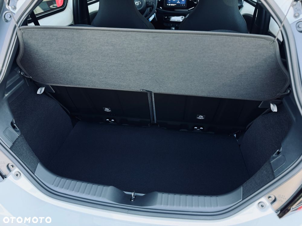 Toyota Aygo X Hybrid 1.5 Comfort e-CVT - 10