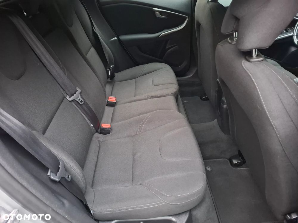 Volvo V40 D2 Kinetic - 15