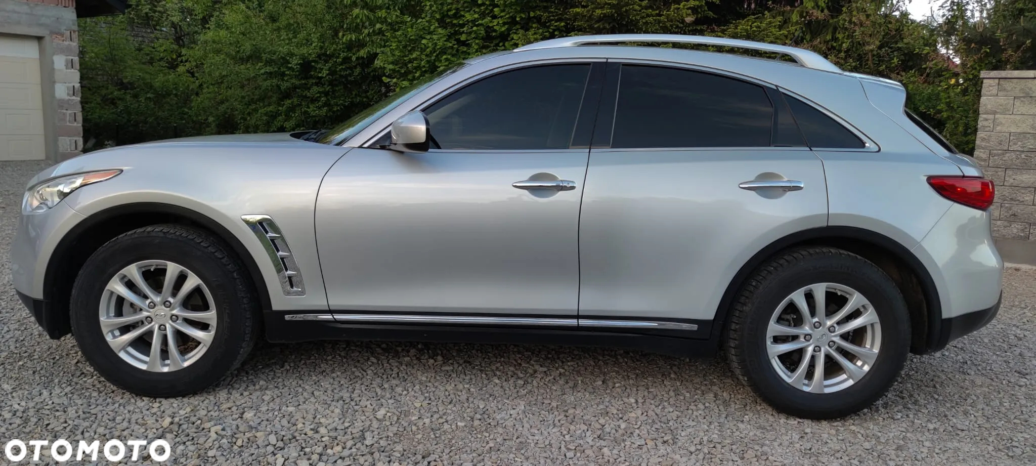 Infiniti QX70 3.7 GT - 6