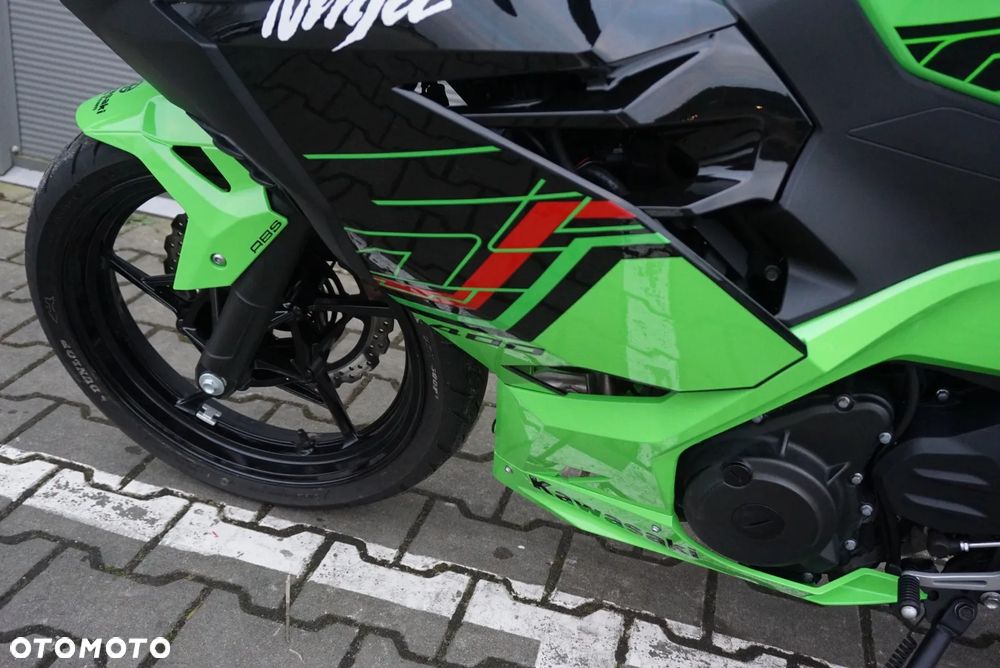 Kawasaki Ninja 400 - 16