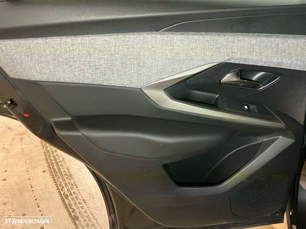 Peugeot 3008 1.2 Hybrid Allure e-DCS6 - 22