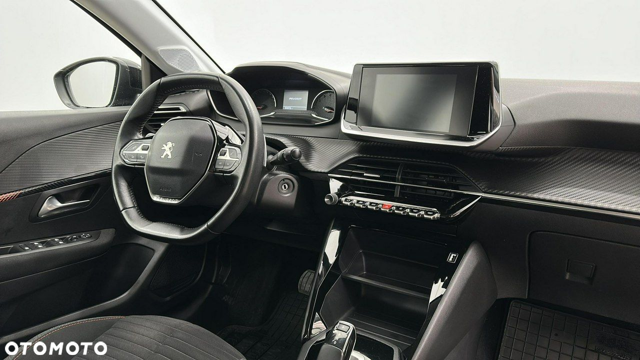 Peugeot 208 - 15