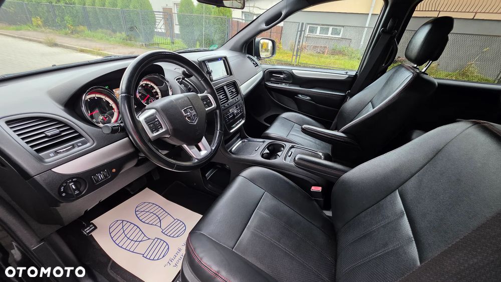 Dodge Grand Caravan 3.6 R/T - 18