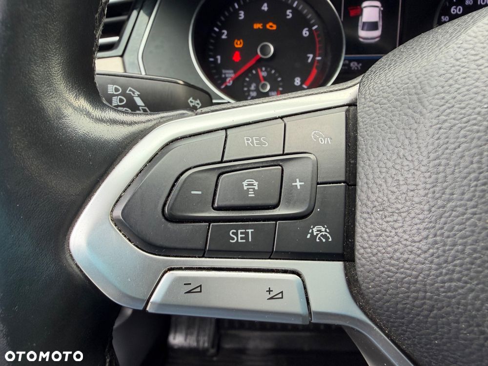 Volkswagen Passat 1.5 TSI EVO Elegance - 28