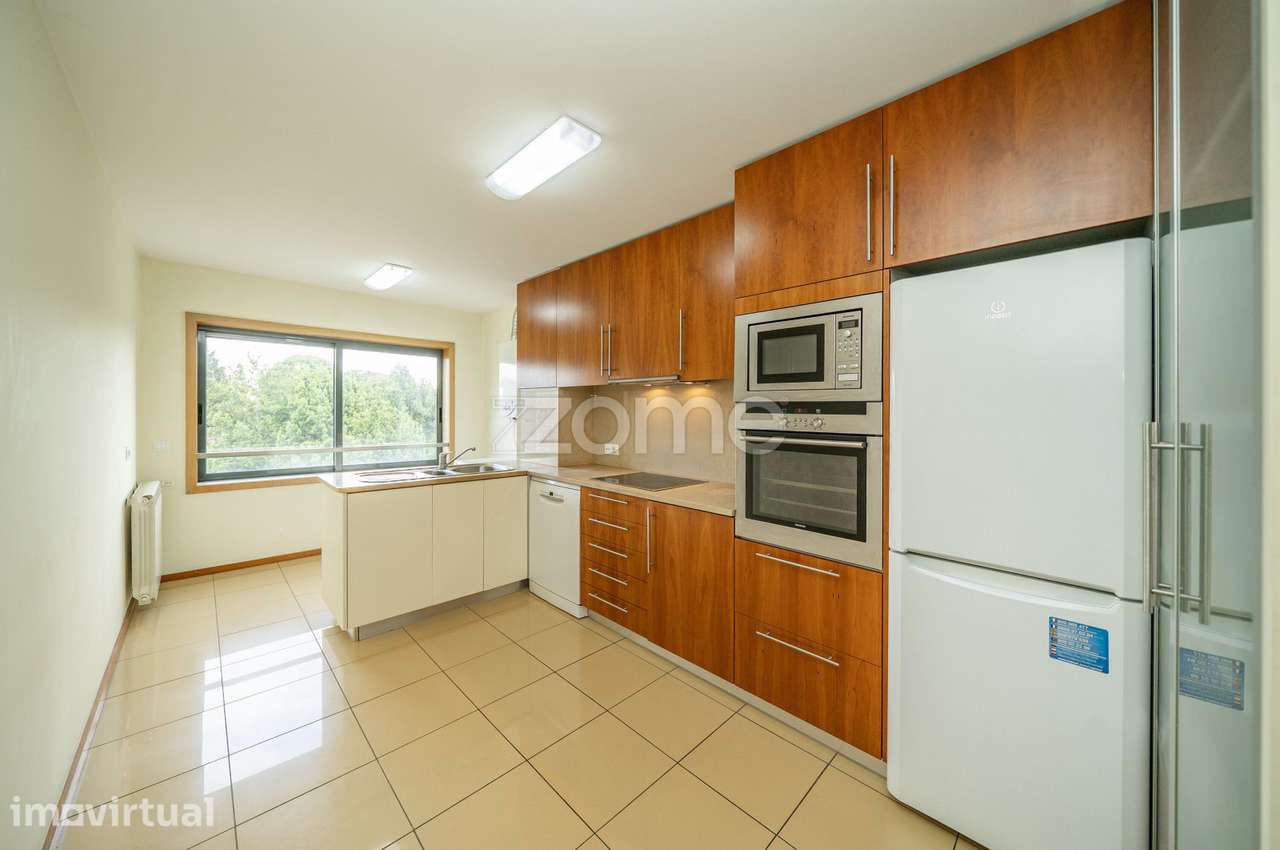 Apartamento T3 com Garagem Fechada e Elevador São Vitor - Grande imagem: 4/38