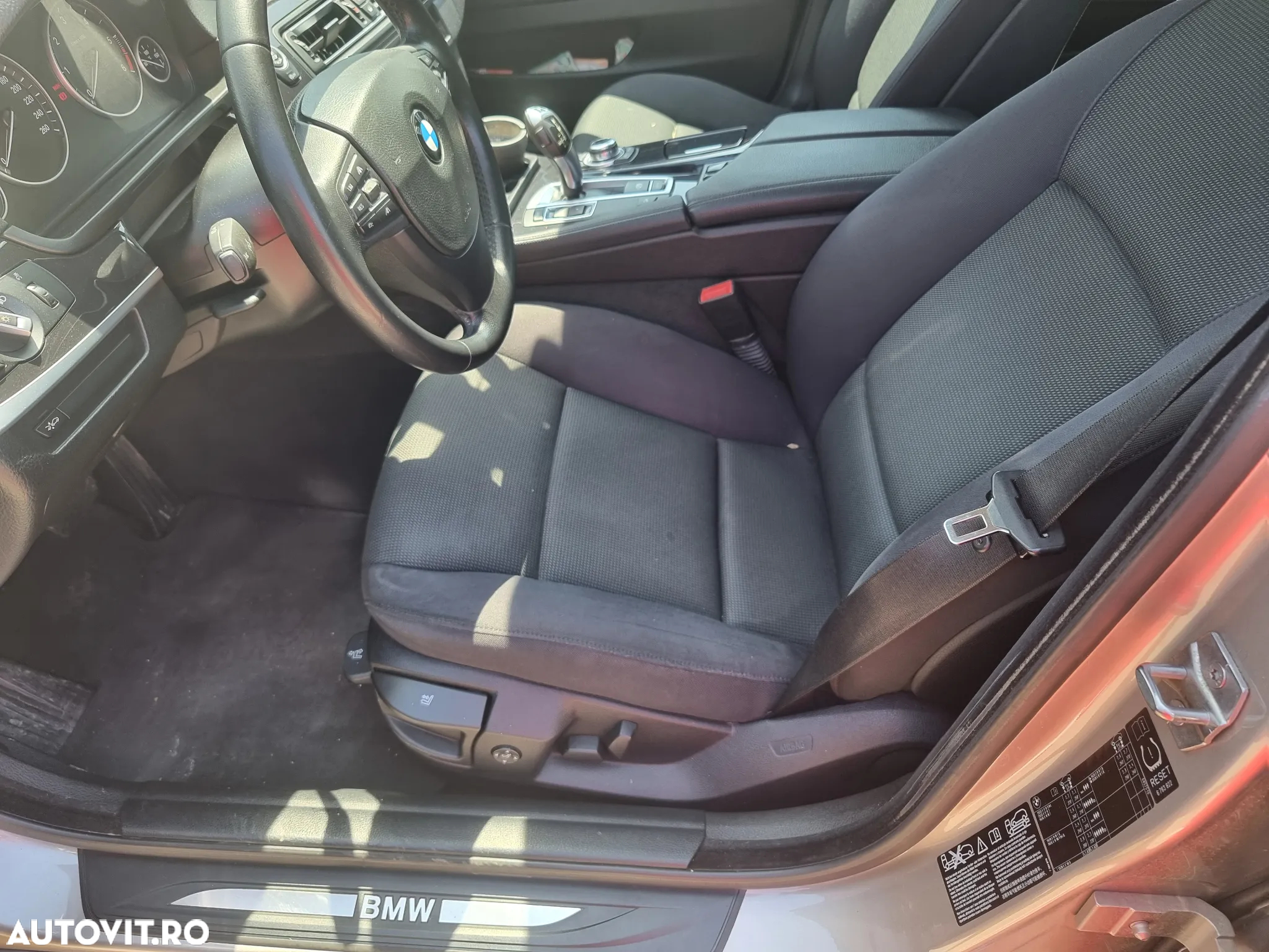 BMW Seria 5 530d xDrive Touring - 19