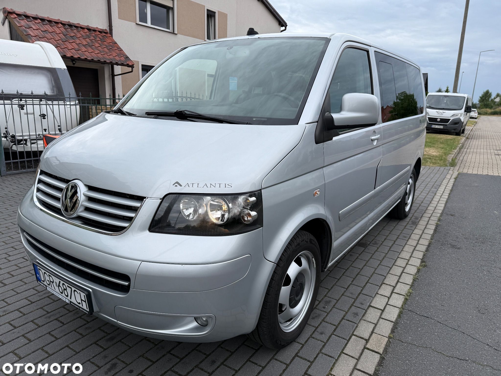 Volkswagen Multivan - 1