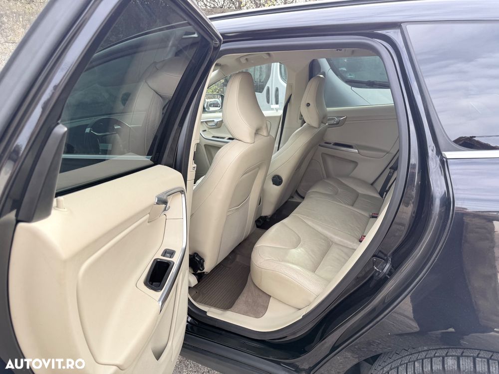 Volvo XC 60 2.4D AWD Momentum - 13