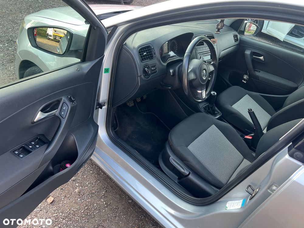 Volkswagen Polo 1.4 16V Trendline - 12