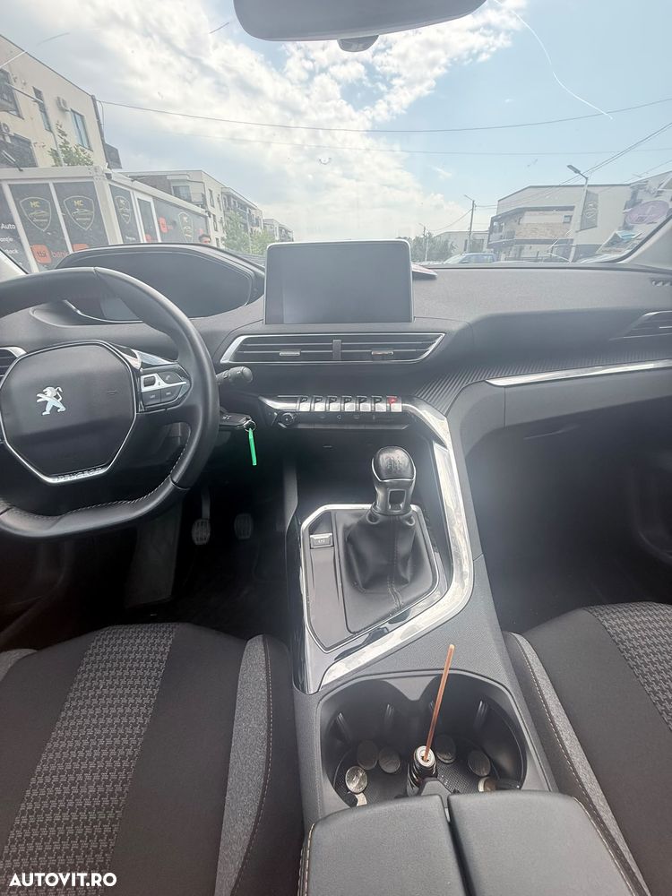 Peugeot 5008 PureTech 130 Stop & Start Access - 18