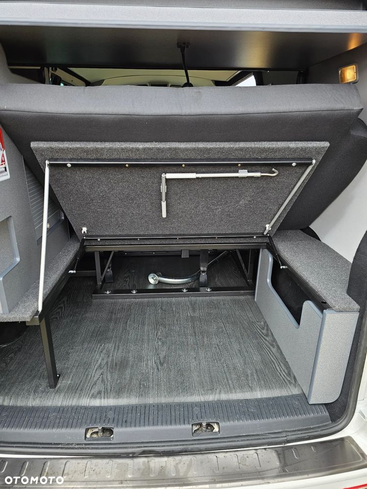 Volkswagen Caravelle - 17