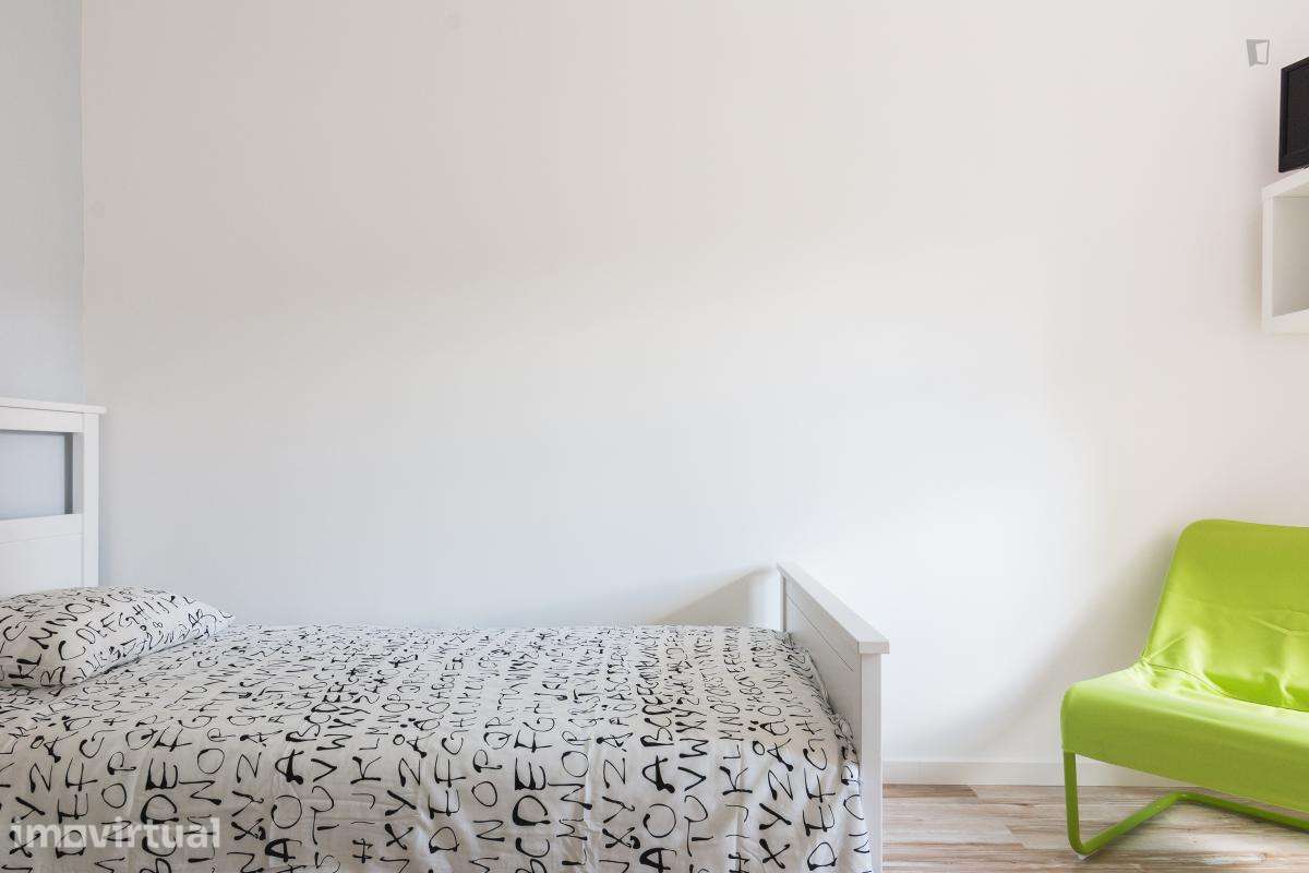 Quarto - localizado em Alameda Lisbon - Grande imagem: 3/17
