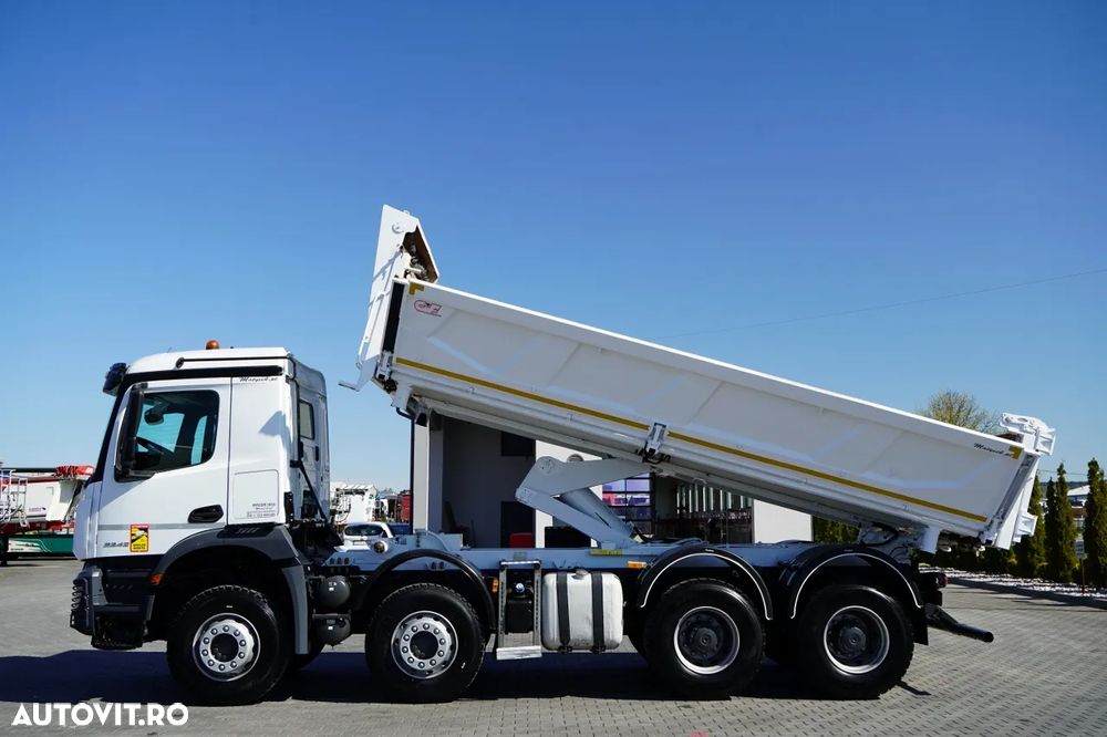 Mercedes-Benz AROCS 3243 / 8x4 / BASCULĂ DUBLU 6,1 M / LOCUL POSTAL HIDRODOXY / BORDMATIC / AUTOMATĂ / ANVELOPE 100% / EURO 6 / - 3