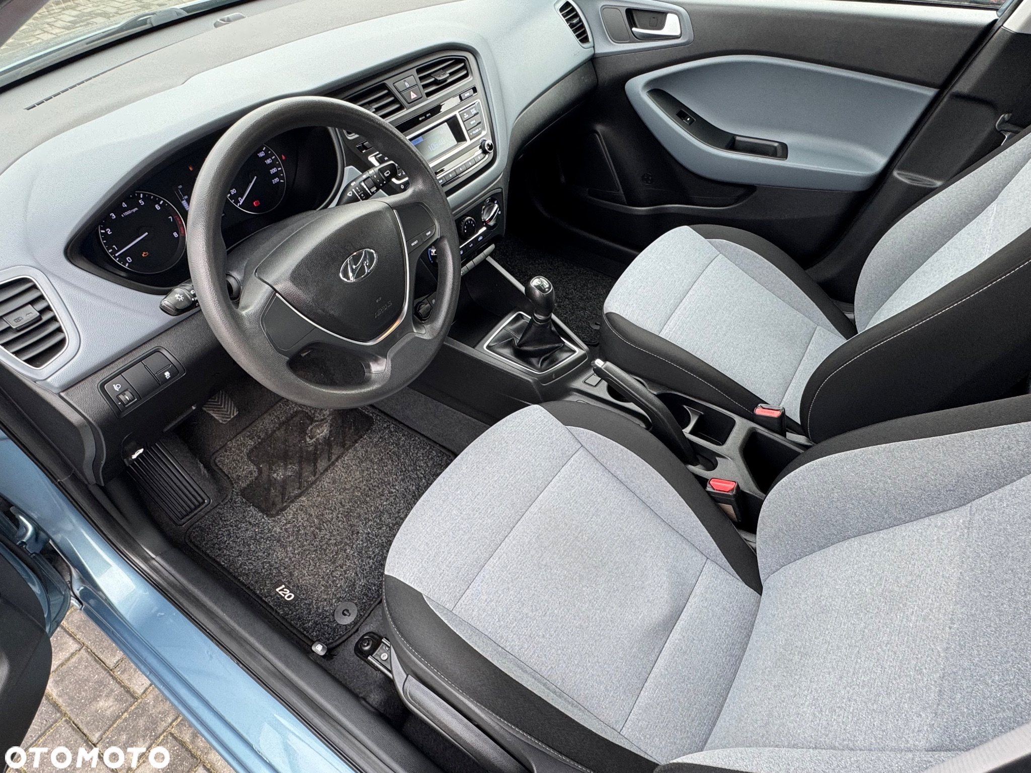 Hyundai i20 blue 1.2 Classic - 10