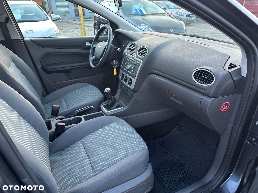 Ford Focus Ambiente - 22