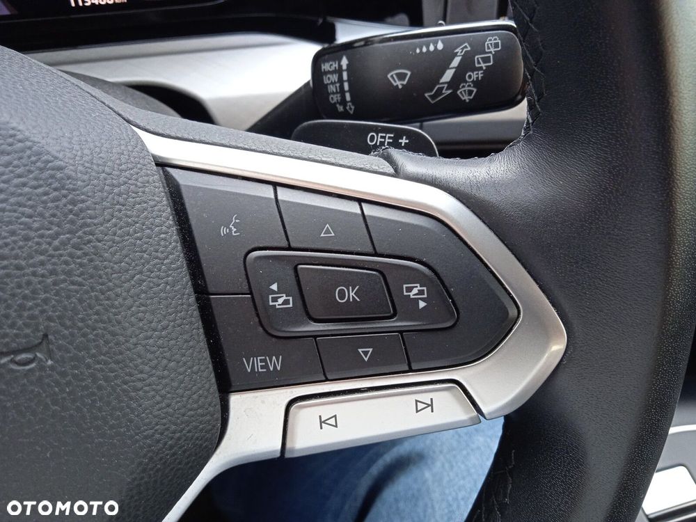 Volkswagen Golf - 17