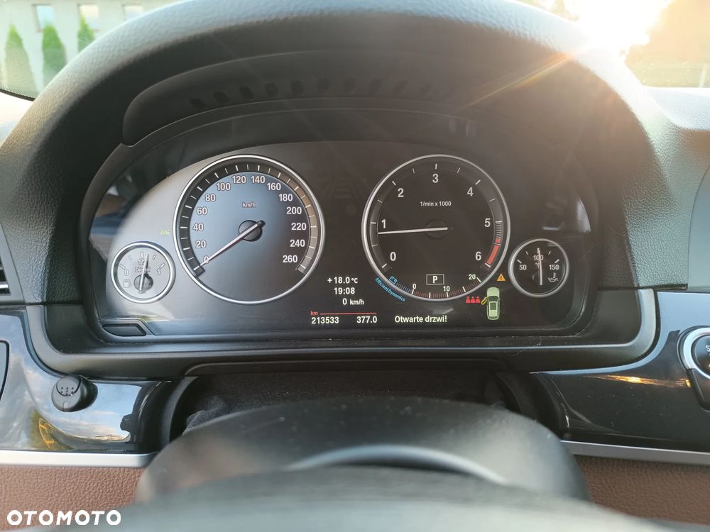 BMW Seria 5 520d - 25