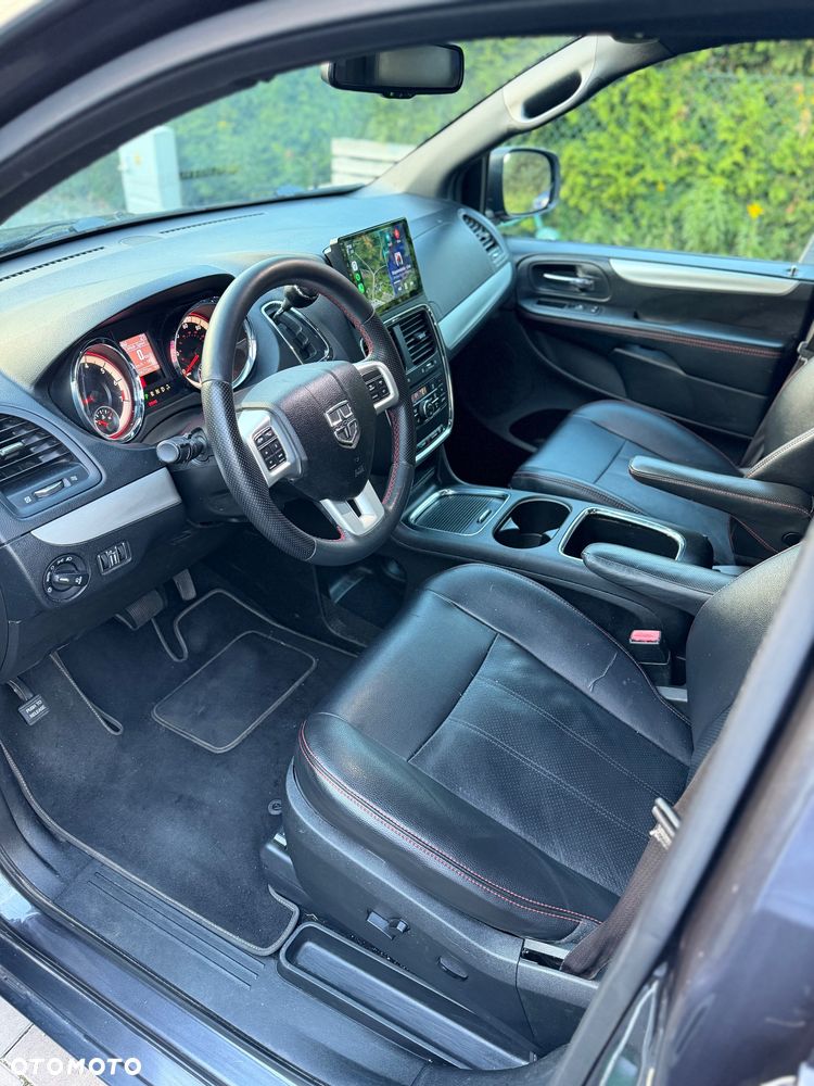 Dodge Grand Caravan 3.6 R/T - 10