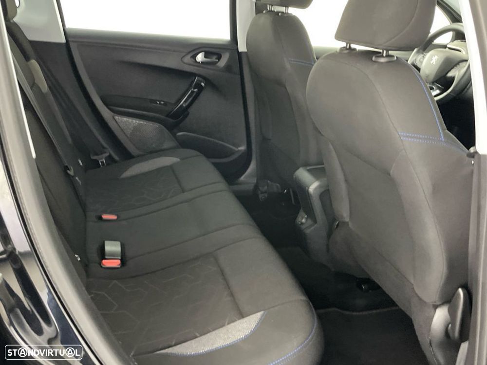 Peugeot 2008 1.2 PureTech Style - 23