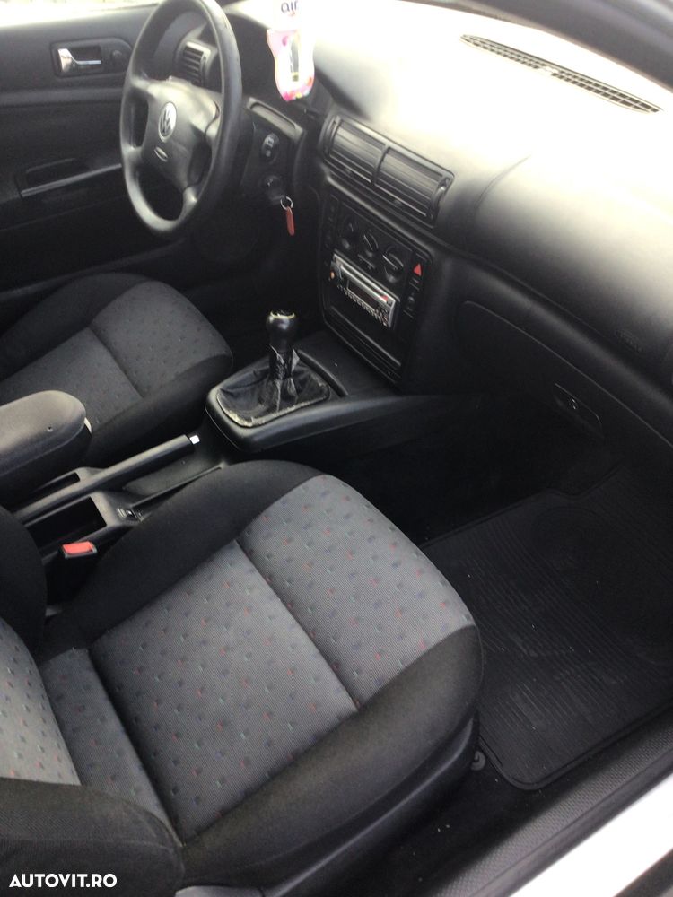 Volkswagen Passat - 8