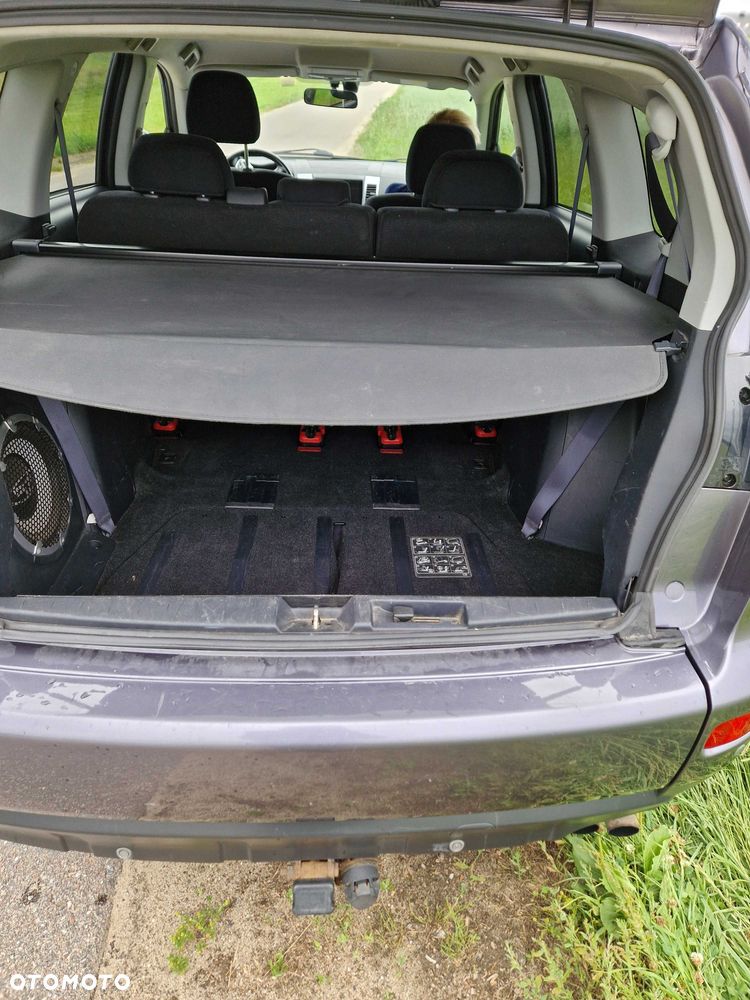 Mitsubishi Outlander - 4