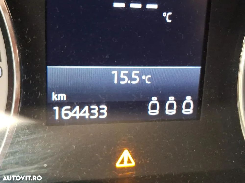 Skoda Superb Combi 2.0 TDI DSG Ambition - 9