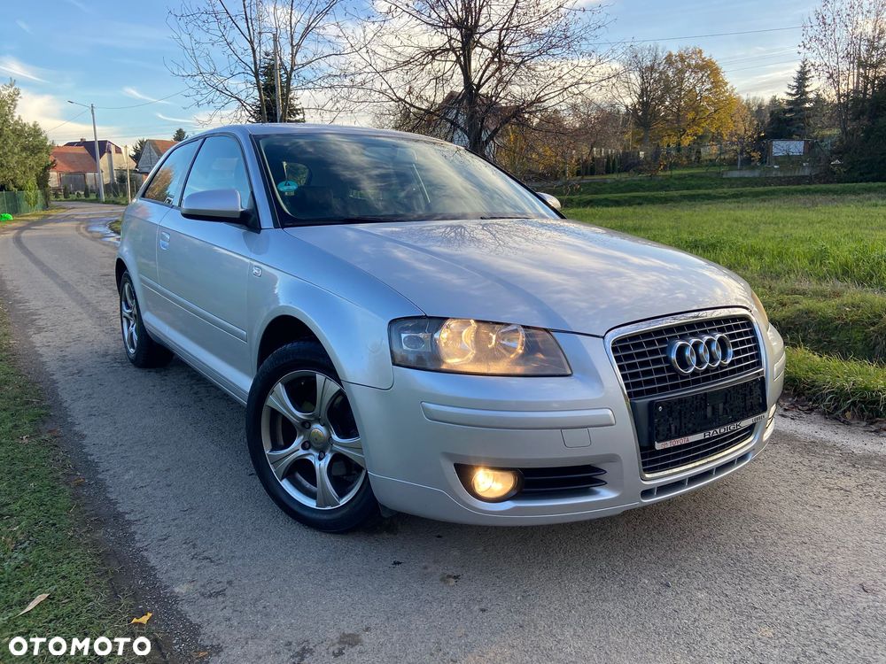Audi A3 3-drzwiowe 1.6 Attraction - 2