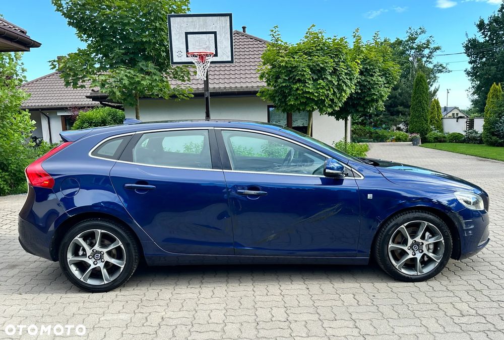 Volvo V40 D4 Drive-E Ocean Race - 11
