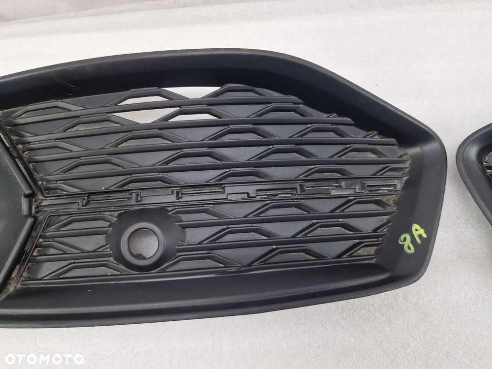 AUDI A6 C8 4K0 18- LEWA / PRAWA KRATKA BOCZNA ZDERZAKA PRZEDNIEGO PRZÓD NA PDC , NR 4K0807681D / 4K0807647D / 4K0807682D / 4K0807648D , NR AUKCJI E/8 - 2