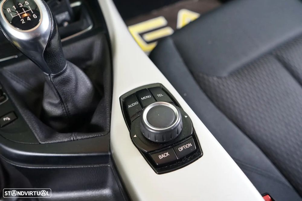 BMW 116 d Line Urban - 27