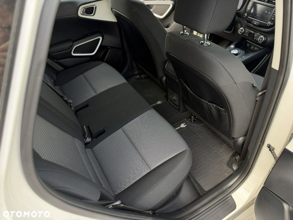 Kia Soul 64kWh M - 15