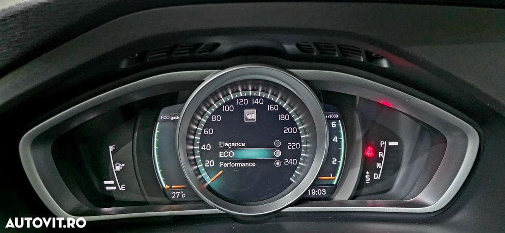 Volvo V40 T2 Geartronic Inscription - 24