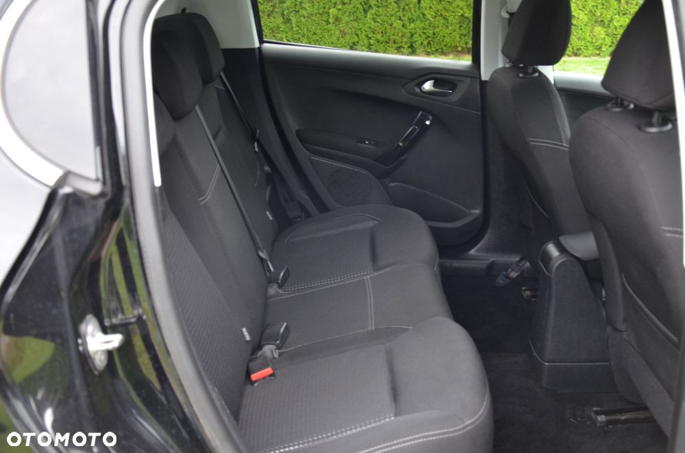 Peugeot 208 PureTech 110 Stop & Start EAT6 Allure - 12