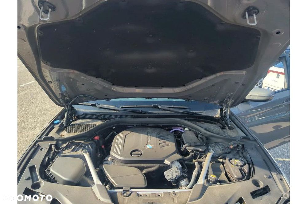 BMW Seria 5 520d xDrive - 17