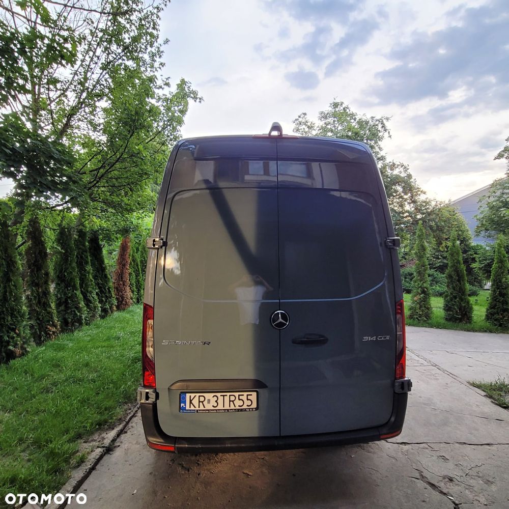 Mercedes-Benz Sprinter - 4